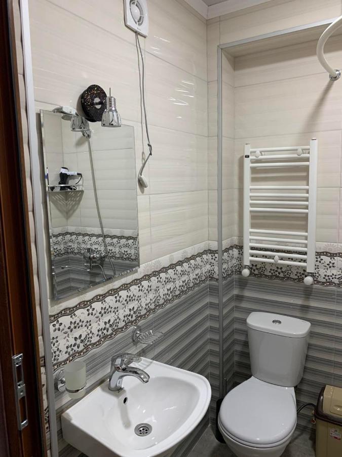 Art Hole Bed & Breakfast Kutaisi Exterior photo