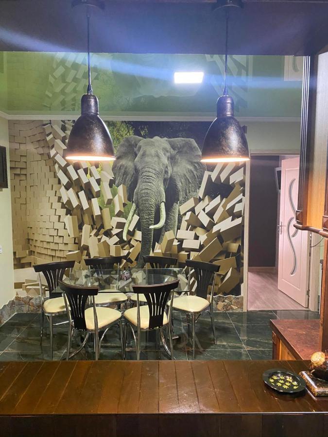 Art Hole Bed & Breakfast Kutaisi Exterior photo